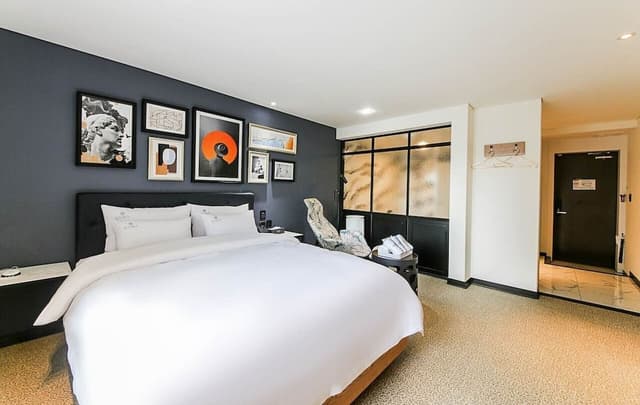 Premium Room
