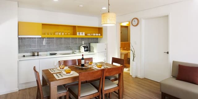 Suite (A, Room type Randomly Assigned)