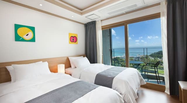 Standard Twin Room