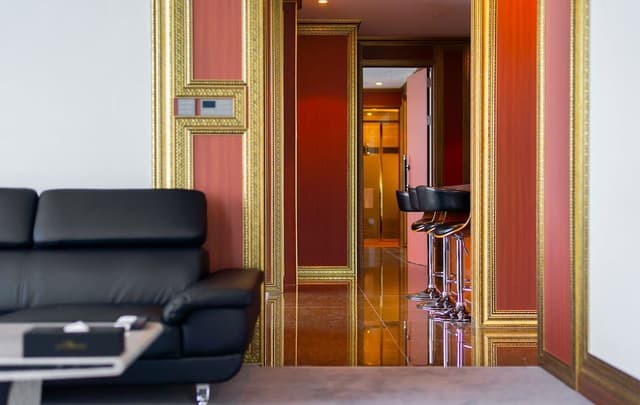 Emerald Suite + Breakfast for 4 + 4 Yacht Discounts Vouchers + 60% Karaoke Discount
