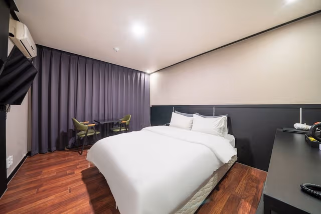 Basic Double Room (Free access to fitness)