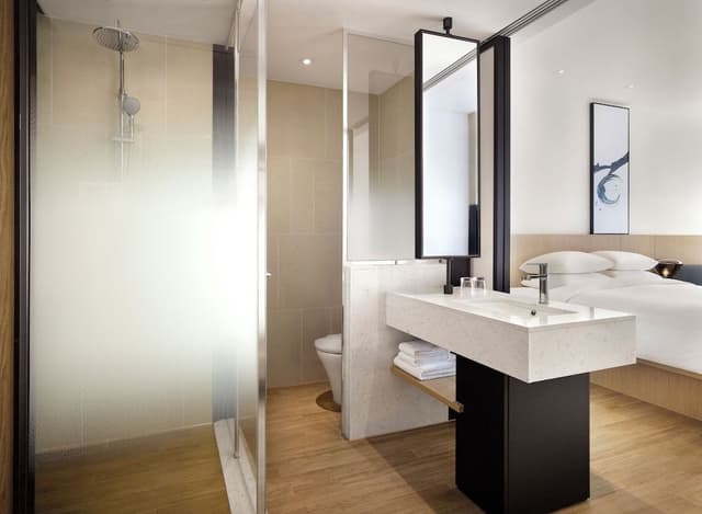 Deluxe Room, 1 King Bed, Ocean View