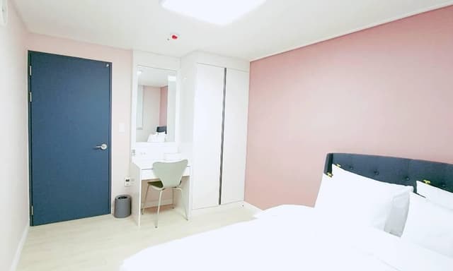 Suite B