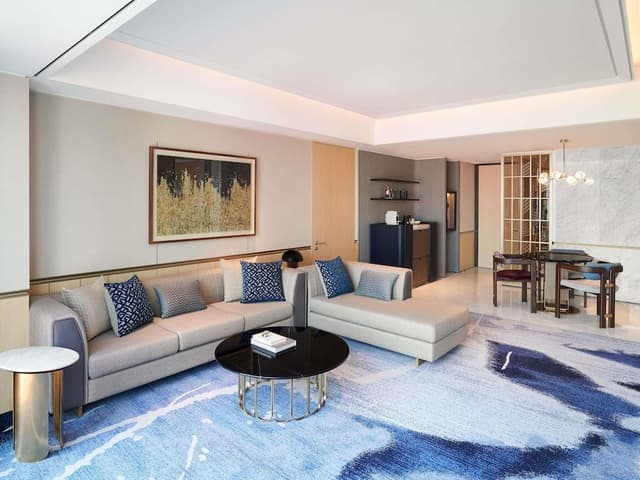 Signature Suite, 1 King Bed (Panorama View), (1 Bedroom)
