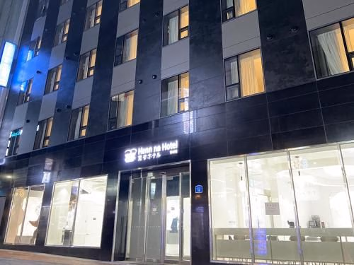 เฮนน์-นา โฮเทล โซล มย็องดง (Henn na Hotel Seoul Myeongdong)0