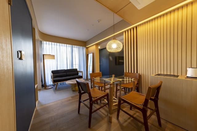 Premium Suite