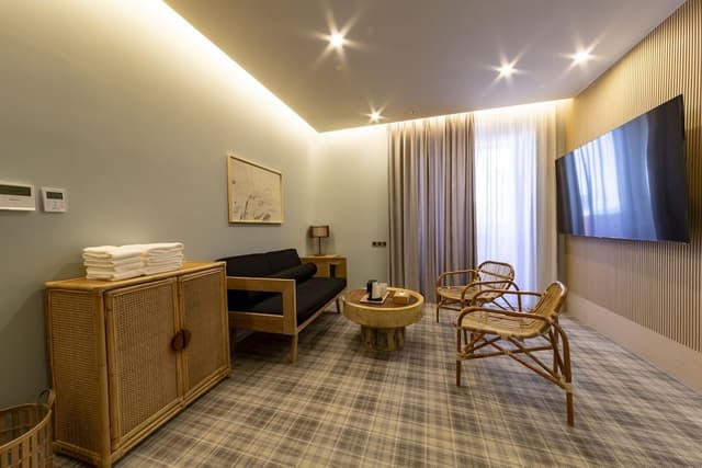 Premium Suite (Free Swimming Pool)