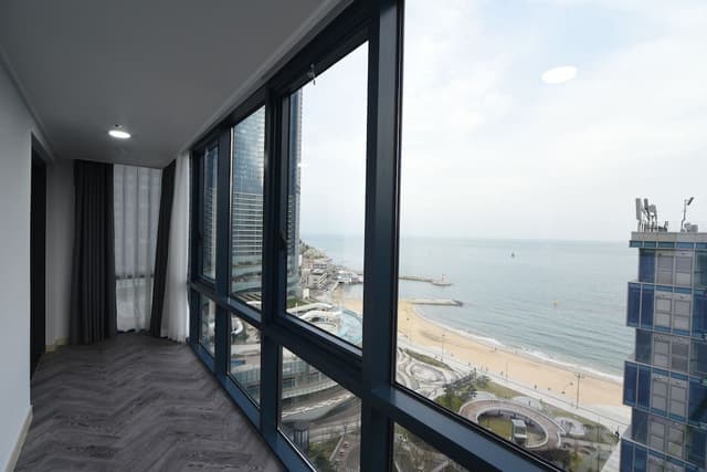 High Deluxe Double Room (Pool Access for 2)