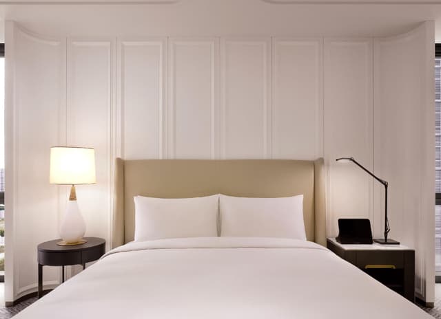 Club Luxury Room with Club Millésime Access, 1 King Size Bed, Lake View
