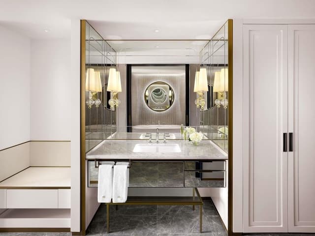 Luxury Lake Room with 1 King Size Bed, Lake View