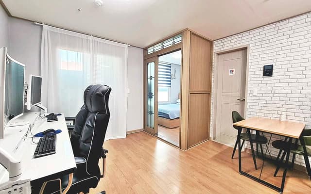 Premium B - Cooking available (10,000 won per night for parking on weekends, holidays, and peak sea