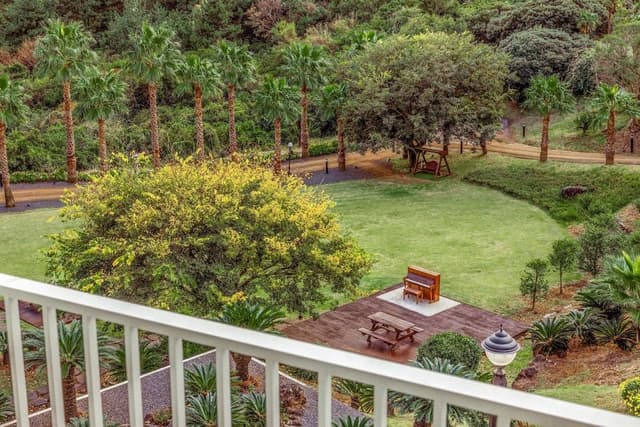 Kensington Premier Room, Garden View (25PY)