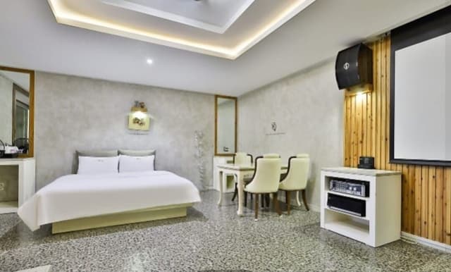 Premium Suite