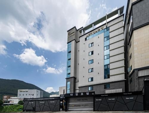 โรงแรม ไทม์ (Time Hotel)4