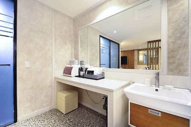 Premium Suite