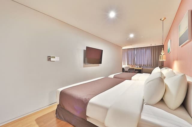 Premier Family Room