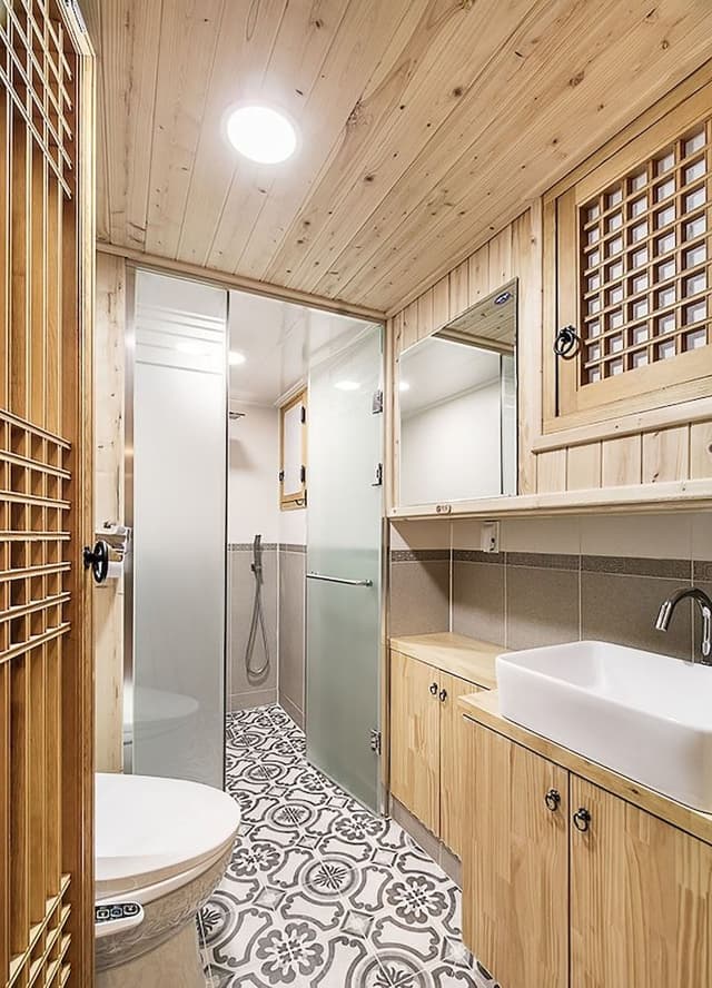 Room, 5 Bedrooms
