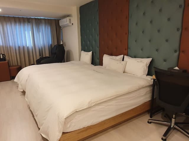 Suite (Twin Room)