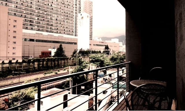 Terrace Twin - Free Netflix Service