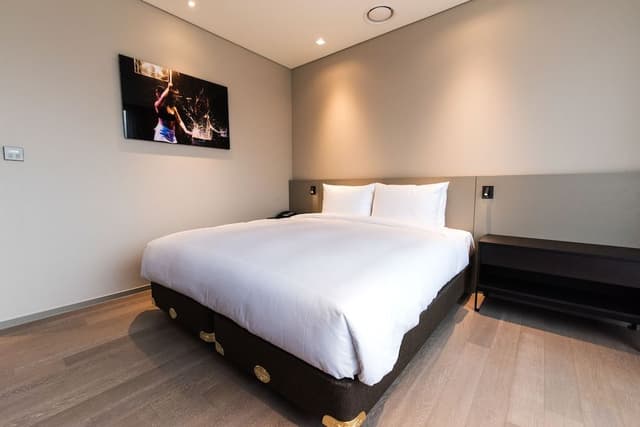 Deluxe Double Room, 1 King Bed, Mountain View