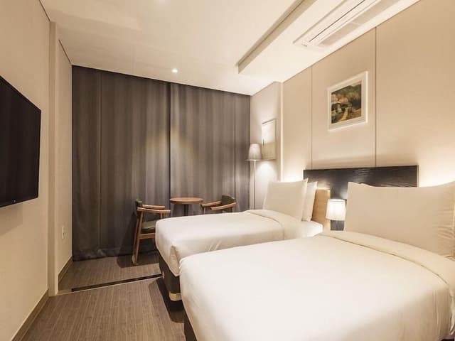 Standard Twin Room
