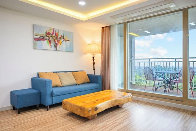 Suite, 2 Bedrooms, Non Smoking, Partial Ocean View