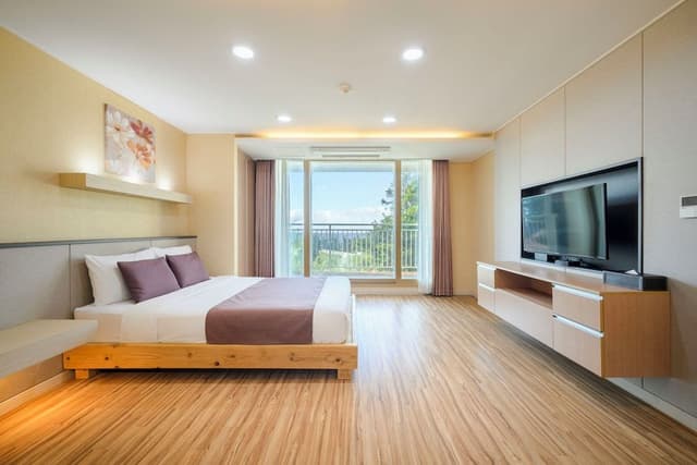 Family Room, Multiple Beds, Non Smoking, Partial Sea View