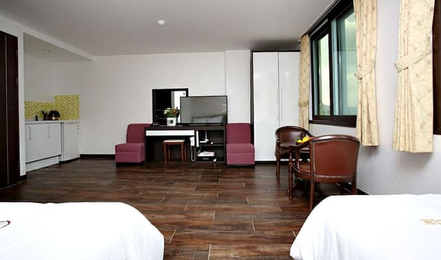 Deluxe Twin Room