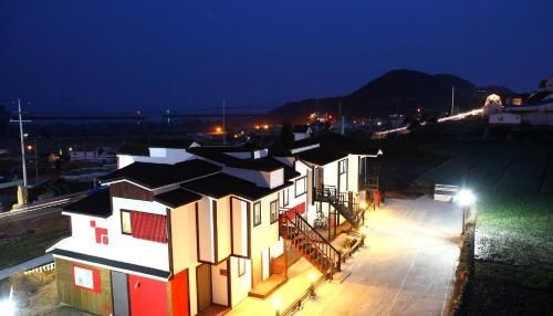 นัมแฮ บลูซยุน เพนชั่น (Namhae Bluesyun Pension)0