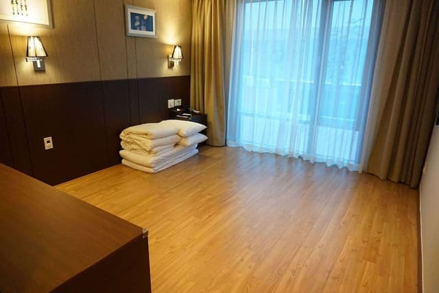 Room, Non Smoking (Ondol)