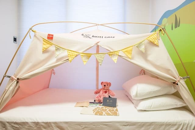 Camping In Somerset Kids Room(Stay&Pool for 5, Extra person charge) Breakfast for 4 ONLY if selected