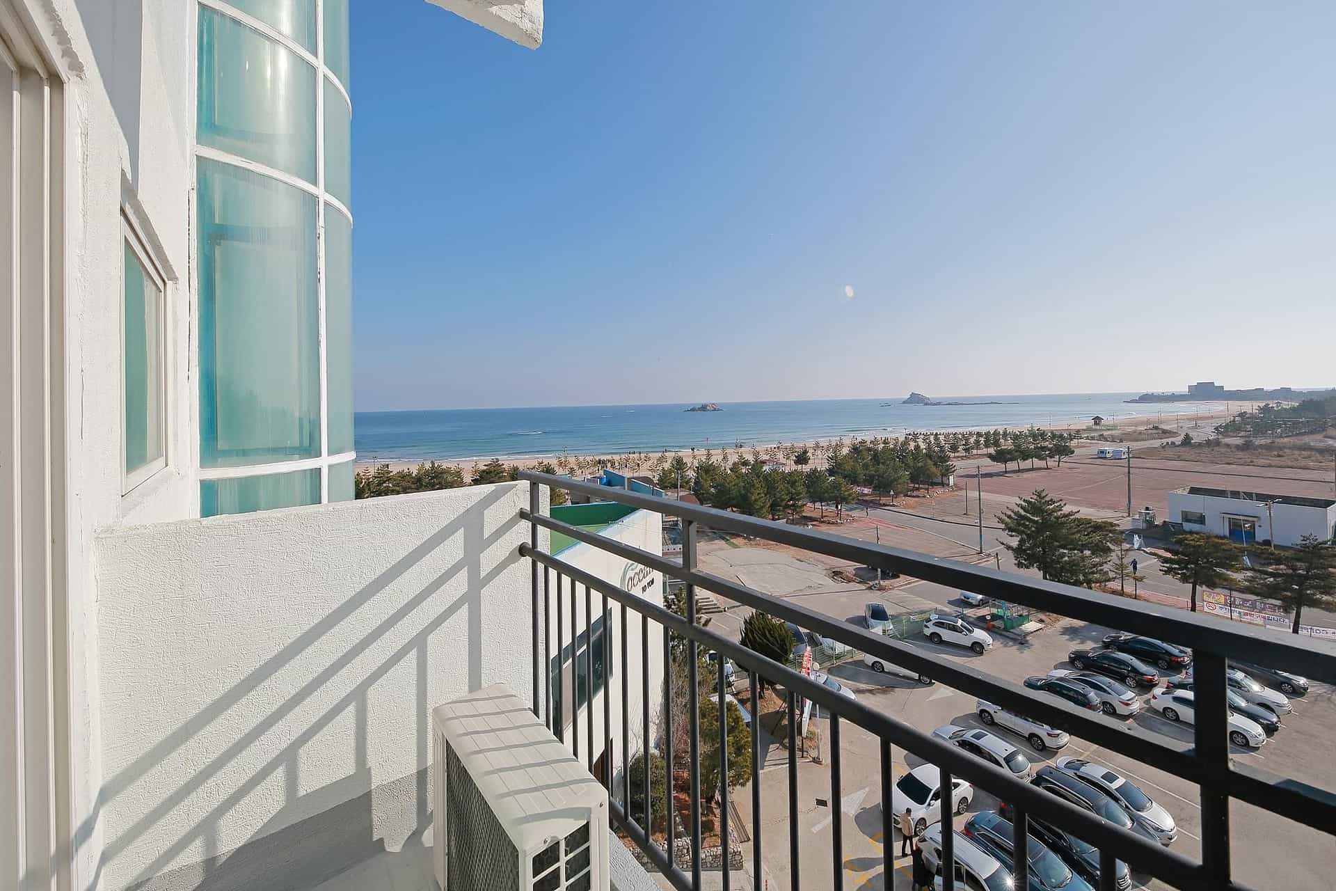 Ocean to You Resort Sokcho Seorak Beach Hotel and Condo
