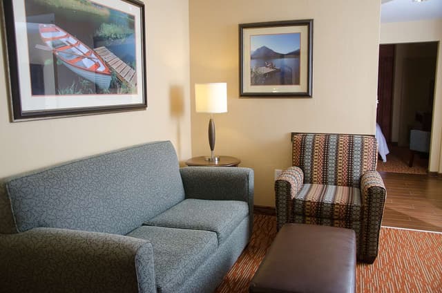 1 KING BED JUNIOR SUITE WITH SOFABED