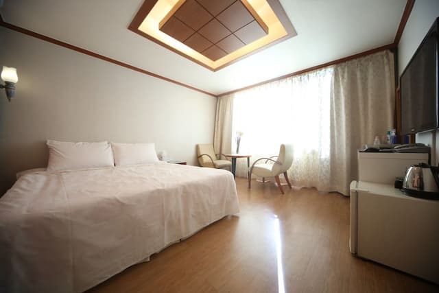 Deluxe Room, 1 Bedroom, Beach View