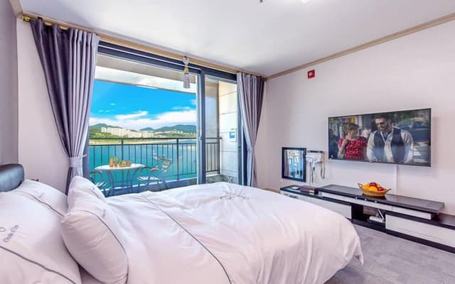 Double Room (A)