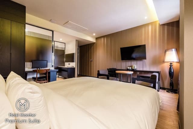 Premium Suite