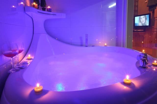Duplex, Jetted Tub (17 PY Bubble Spa Room)