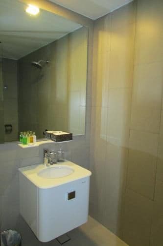 Deluxe Queen Room - Non-Smoking