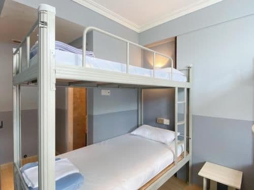 6-Bed Room