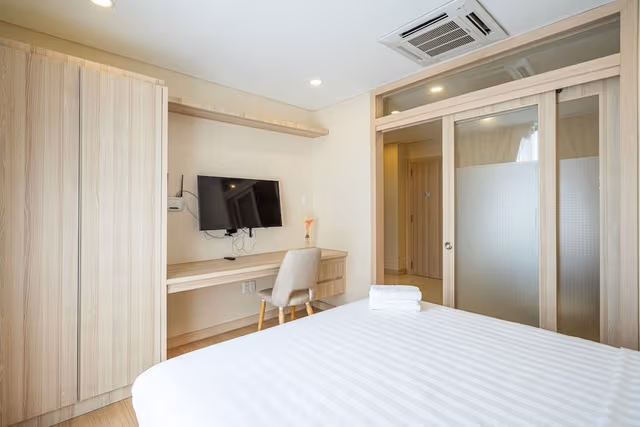 Deluxe Apartment, 1 Queen Bed, City View