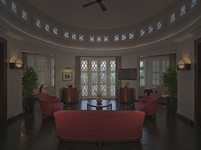 Resident Suite
