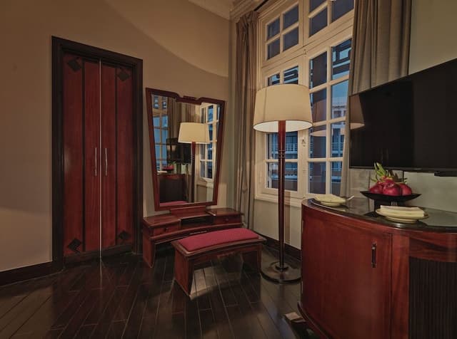 Colonial Suite