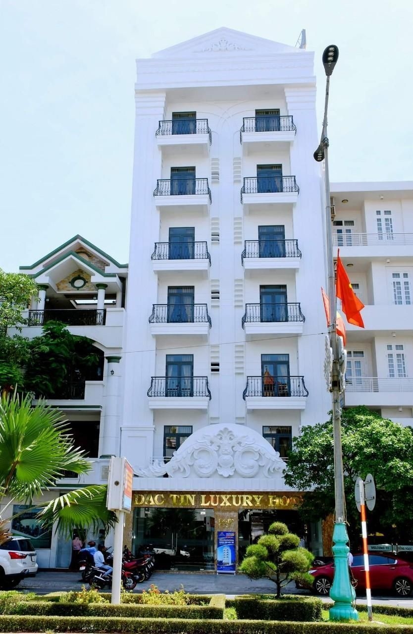 โรงแรมดัก ติน ลักชัวรี (Hotel Dac Tin Luxury)0