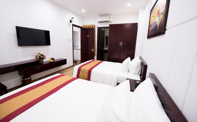 Twin Room with Shower