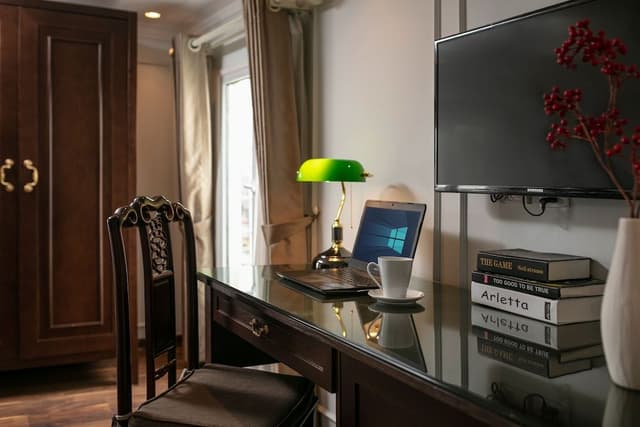Deluxe Double or Twin Room with Street View