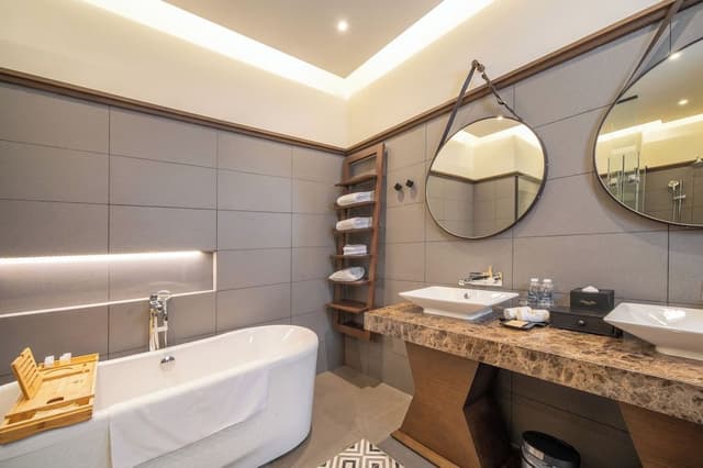 Executive Suite