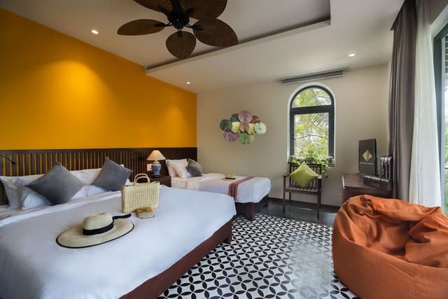 Family Suite (with balcony)
