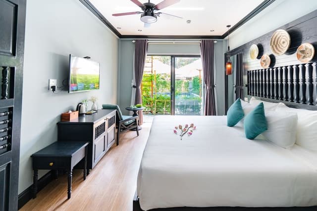 Deluxe Double or Twin Room, Pool View