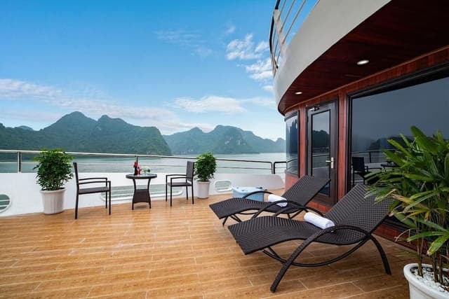 Executive Suite, Balcony (2D1N)