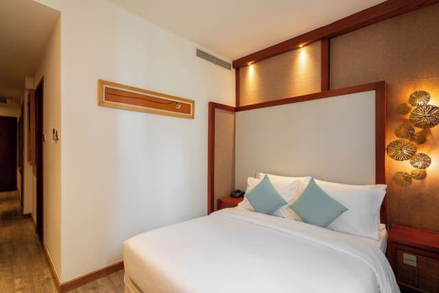 Corner Suite